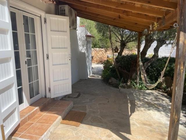 Retreat Studio Santa Eularia des Riu Esterno foto